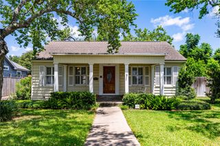 320 Foster Dr, Corpus Christi, TX 78404