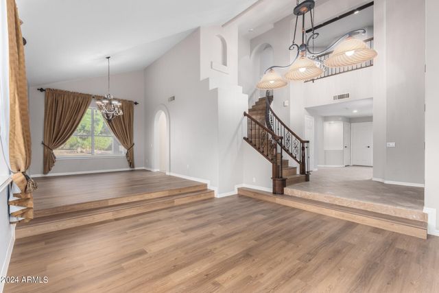 1367 E DESERT FLOWER Lane, Phoenix, AZ 85048