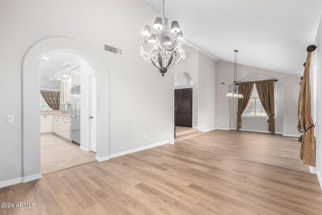 1367 E DESERT FLOWER Lane, Phoenix, AZ 85048