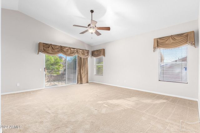 1367 E DESERT FLOWER Lane, Phoenix, AZ 85048