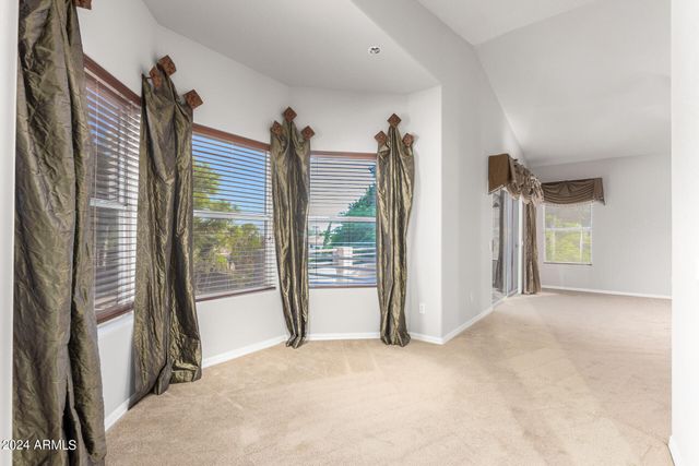 1367 E DESERT FLOWER Lane, Phoenix, AZ 85048