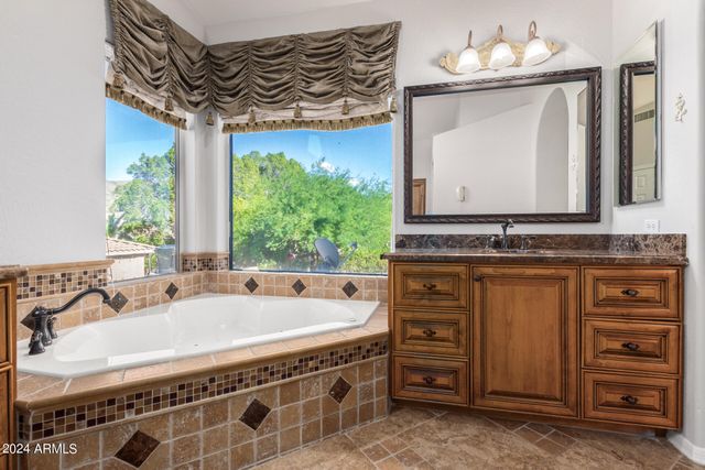 1367 E DESERT FLOWER Lane, Phoenix, AZ 85048