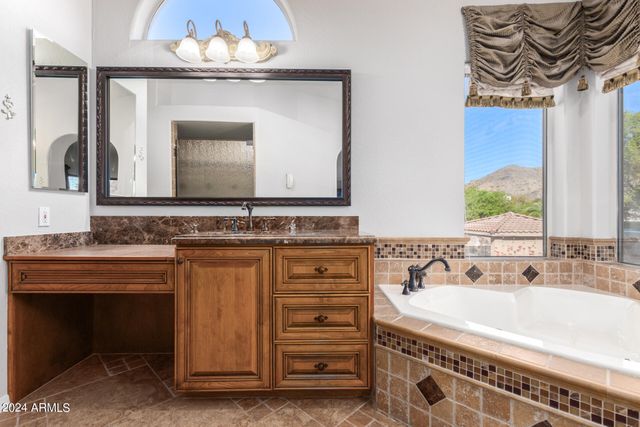 1367 E DESERT FLOWER Lane, Phoenix, AZ 85048