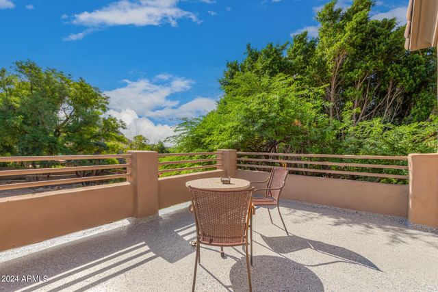 1367 E DESERT FLOWER Lane, Phoenix, AZ 85048