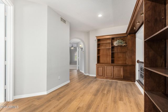 1367 E DESERT FLOWER Lane, Phoenix, AZ 85048