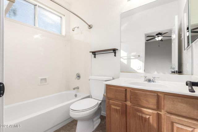 1367 E DESERT FLOWER Lane, Phoenix, AZ 85048