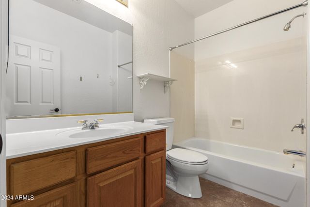 1367 E DESERT FLOWER Lane, Phoenix, AZ 85048