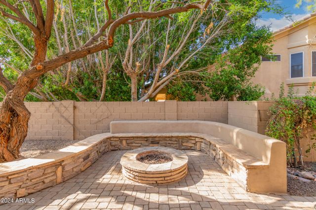 1367 E DESERT FLOWER Lane, Phoenix, AZ 85048