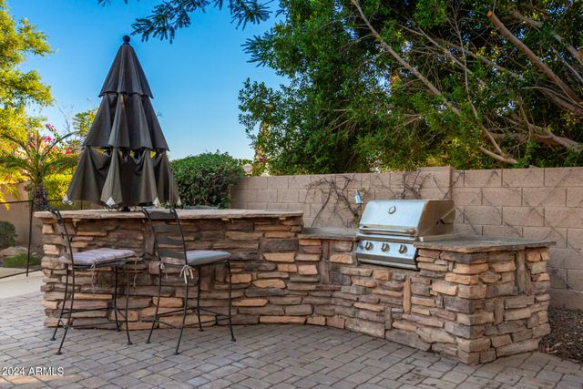 1367 E DESERT FLOWER Lane, Phoenix, AZ 85048