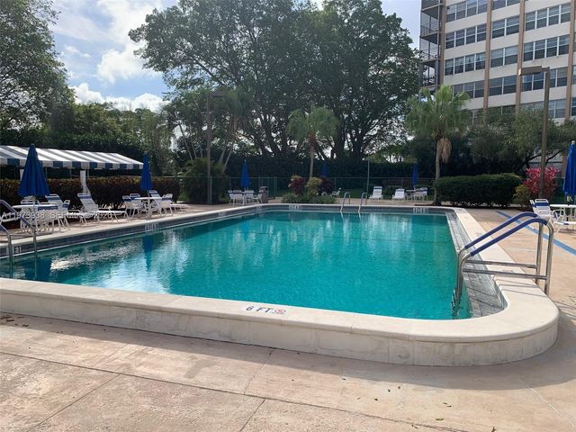 1400 Saint Charles 313, Pembroke Pines, FL 33026