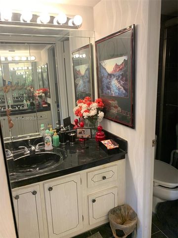 1400 Saint Charles 313, Pembroke Pines, FL 33026