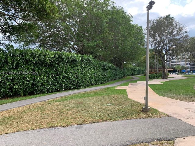 1400 Saint Charles 313, Pembroke Pines, FL 33026