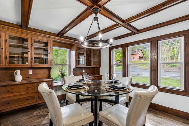 434 College Hwy, Southwick, MA 01077