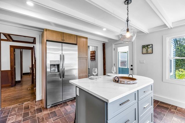 434 College Hwy, Southwick, MA 01077