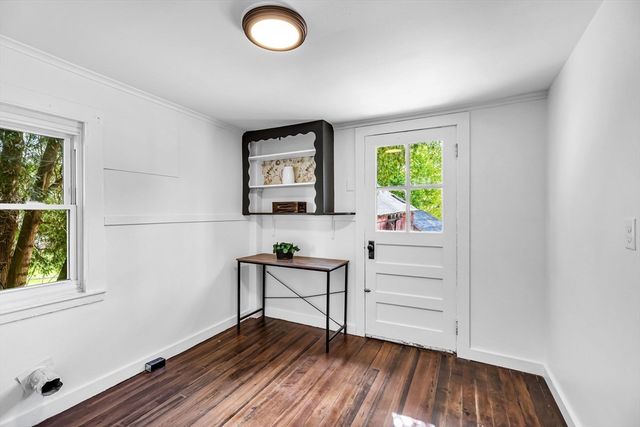 434 College Hwy, Southwick, MA 01077