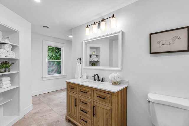 434 College Hwy, Southwick, MA 01077