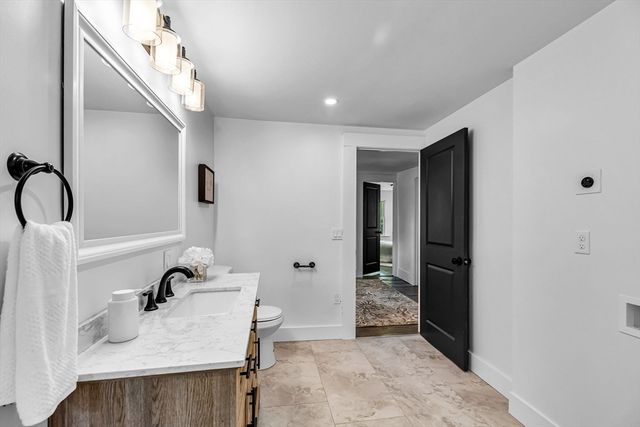 434 College Hwy, Southwick, MA 01077