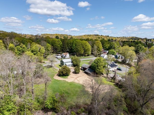 434 College Hwy, Southwick, MA 01077