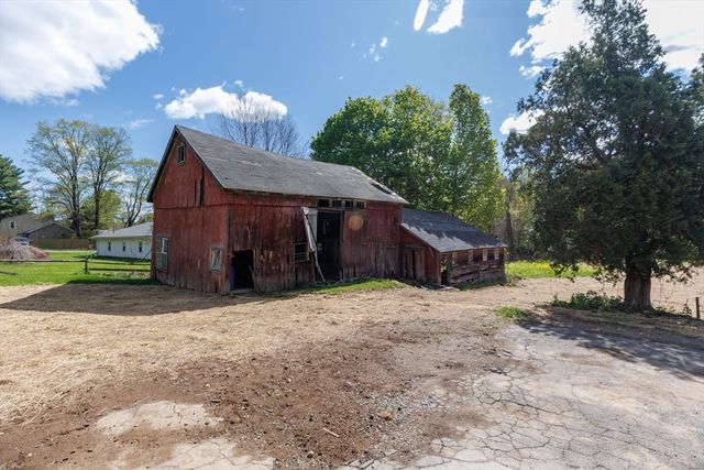 434 College Hwy, Southwick, MA 01077