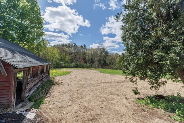 434 College Hwy, Southwick, MA 01077