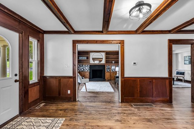 434 College Hwy, Southwick, MA 01077