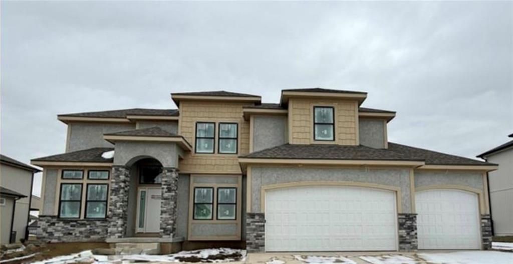 3133 SW Summit View Trail, Lee's Summit, MO 64082
