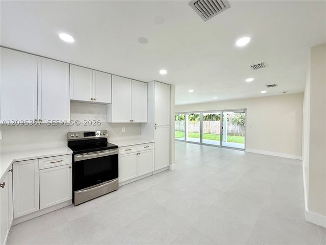 8820 SW 85th St, Miami, FL 33173