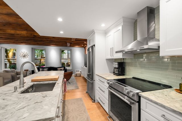 80 Commercial St 2, Boston, MA 02109