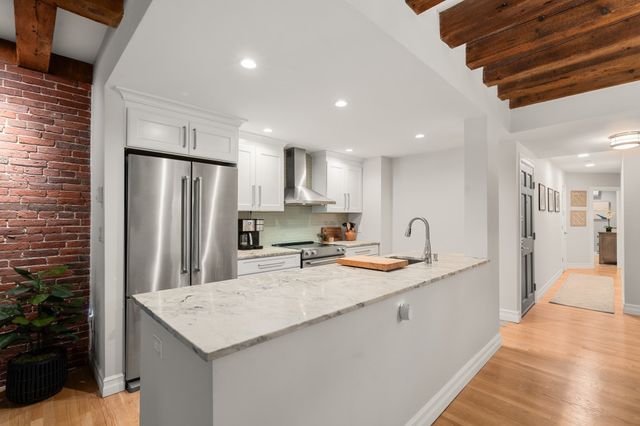80 Commercial St 2, Boston, MA 02109