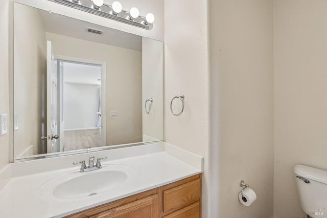 2206 Cox Ln, Fairfield, CA 94533