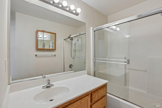 2206 Cox Ln, Fairfield, CA 94533