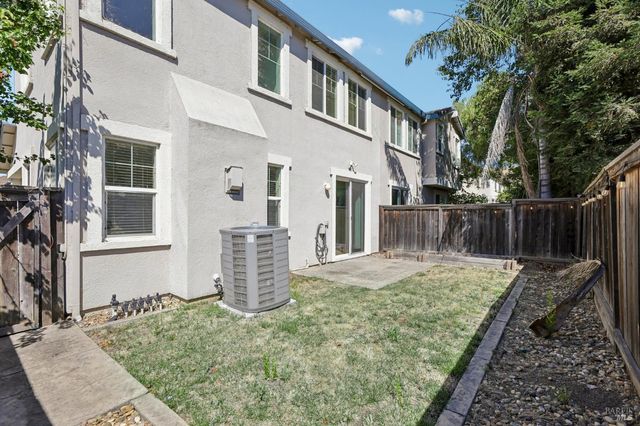2206 Cox Ln, Fairfield, CA 94533