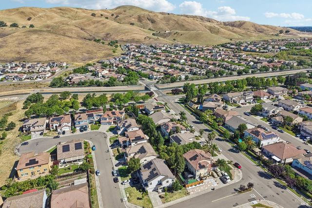 2206 Cox Ln, Fairfield, CA 94533
