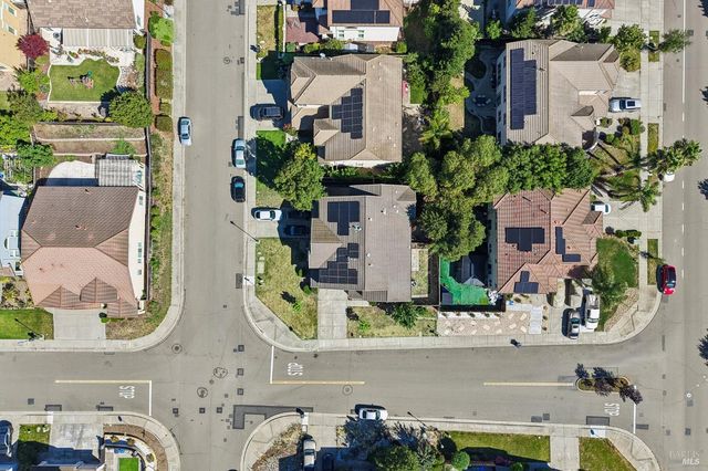 2206 Cox Ln, Fairfield, CA 94533