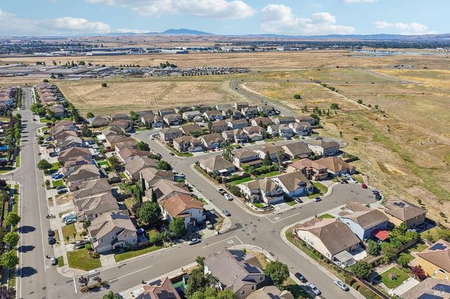 2206 Cox Ln, Fairfield, CA 94533