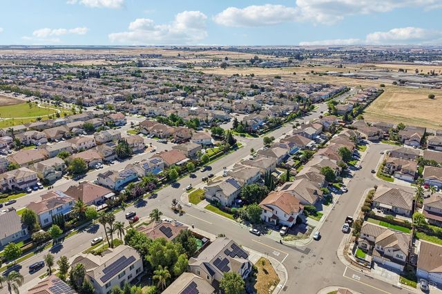 2206 Cox Ln, Fairfield, CA 94533