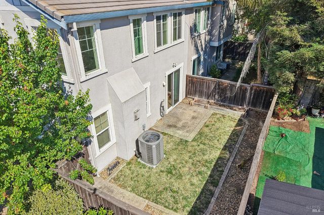 2206 Cox Ln, Fairfield, CA 94533