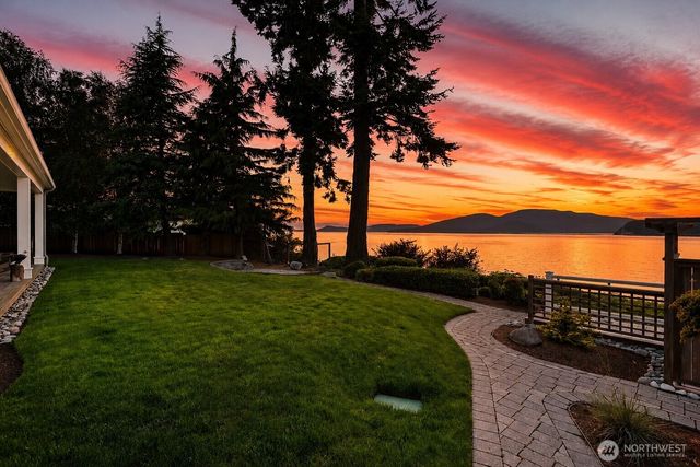 1114 B Avenue, Anacortes, WA 98221