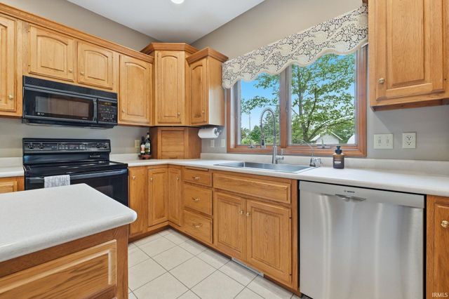 9304 MULDOON Road, Fort Wayne, IN 46819
