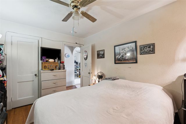 909 W Marion Street, Knoxville, IA 50138