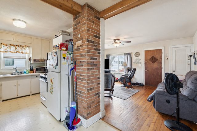 909 W Marion Street, Knoxville, IA 50138