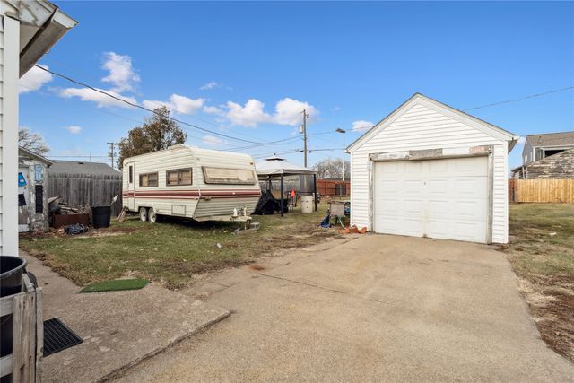 909 W Marion Street, Knoxville, IA 50138