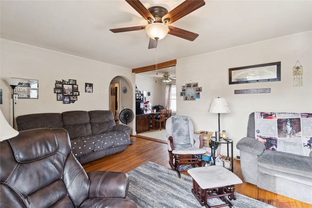 909 W Marion Street, Knoxville, IA 50138