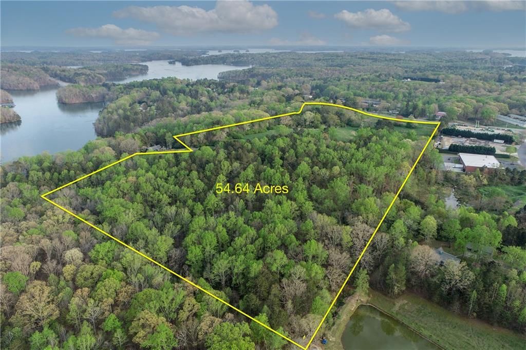 Image 2 of property listing at 5325 Browns Bridge Road, Cumming, GA 30041
