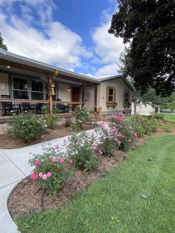 214 Johnson Street, Cambridge, WI 53523