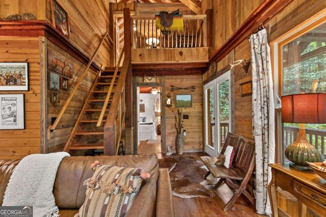 184 Fightingtown Drive, Blue Ridge, GA 30513
