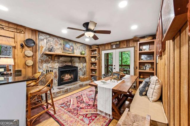 184 Fightingtown Drive, Blue Ridge, GA 30513