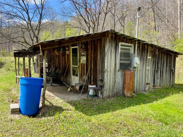 768 Clinton Stiltner Road, Frenchburg, KY 40322