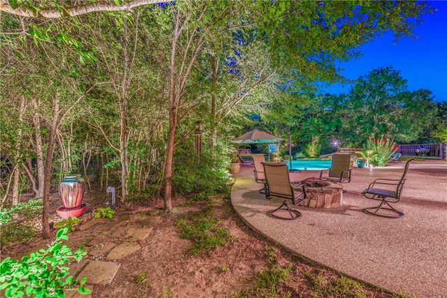 17817 Ranch House Road, College Station, TX 77845