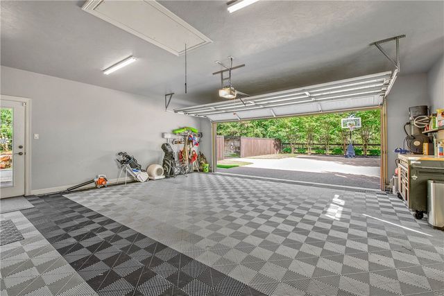 17817 Ranch House Road, College Station, TX 77845